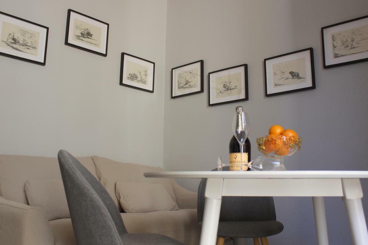 Apartamentos Reyes Catolicos 14 Севиля Екстериор снимка
