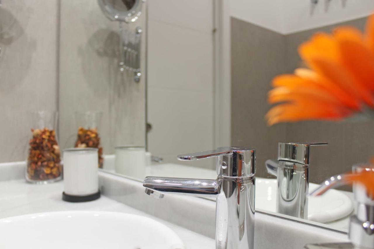 Apartamentos Reyes Catolicos 14 Севиля Екстериор снимка